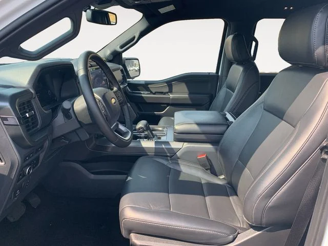 Used 2024  Ford XLT image 11
