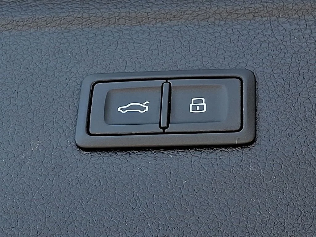 Used 2023  Audi Premium Plus image 27