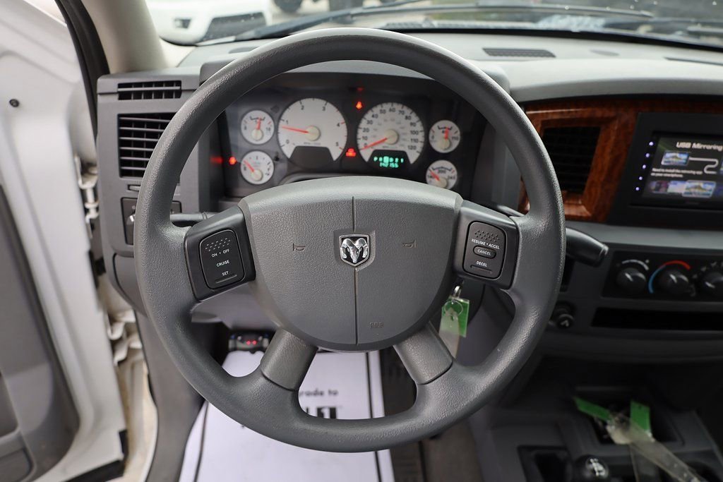 Used 2006 Bright White Dodge SLT image 13