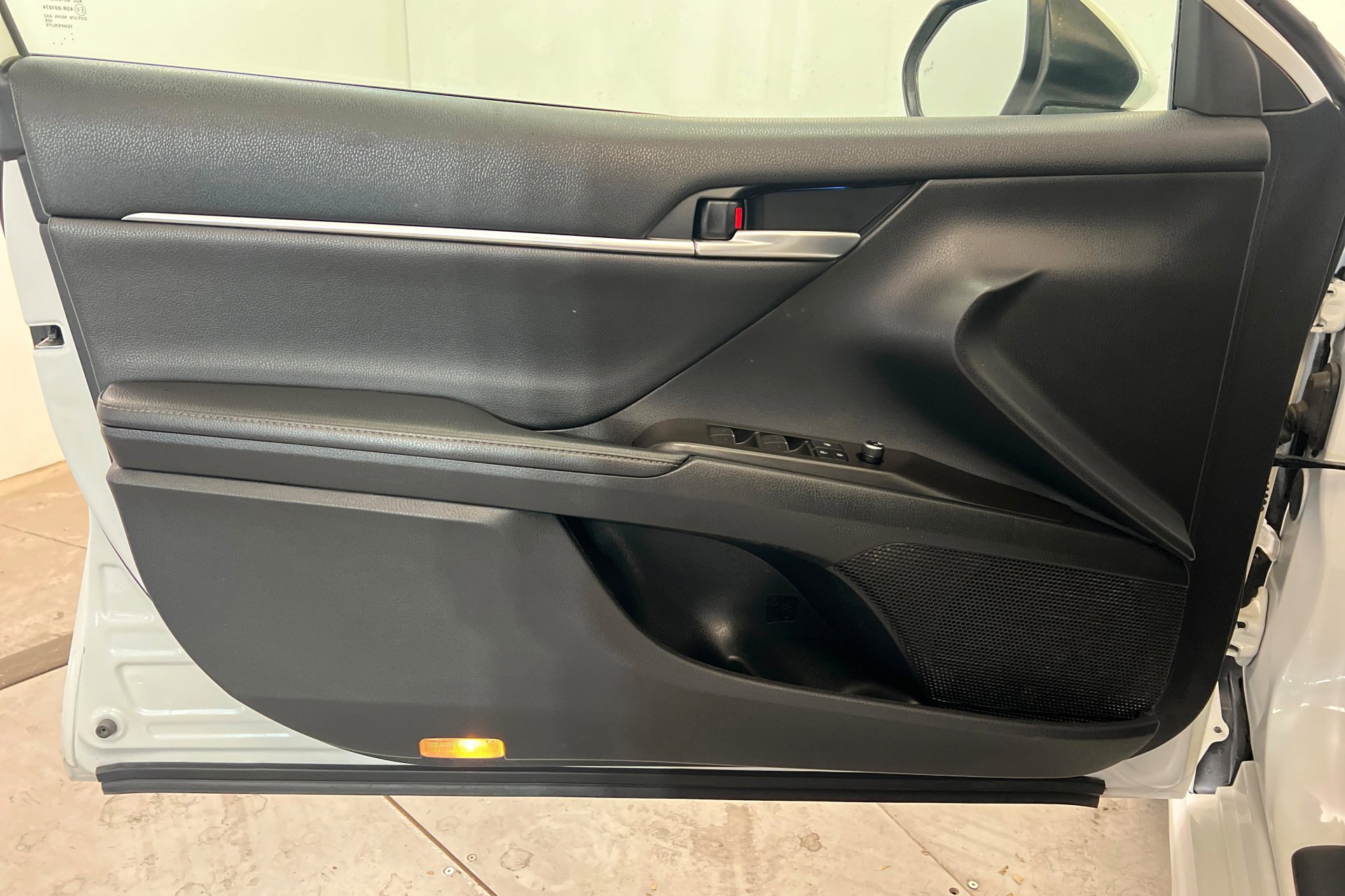 Used 2021  Toyota XSE image 15