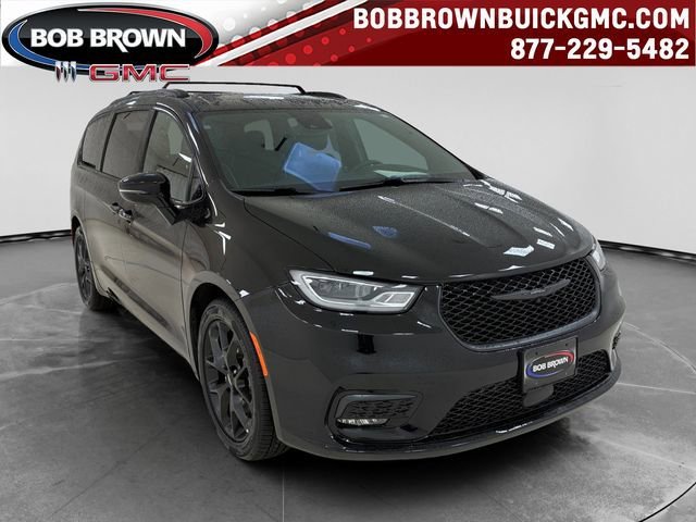 2025 Chrysler Pacifica Limited's photo
