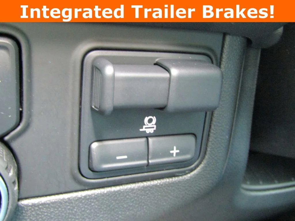 Used 2023 Black Chevrolet Z71 image 18