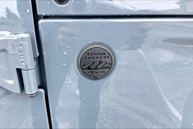 Used 2024 Anvil Clearcoat Jeep Sport image 24