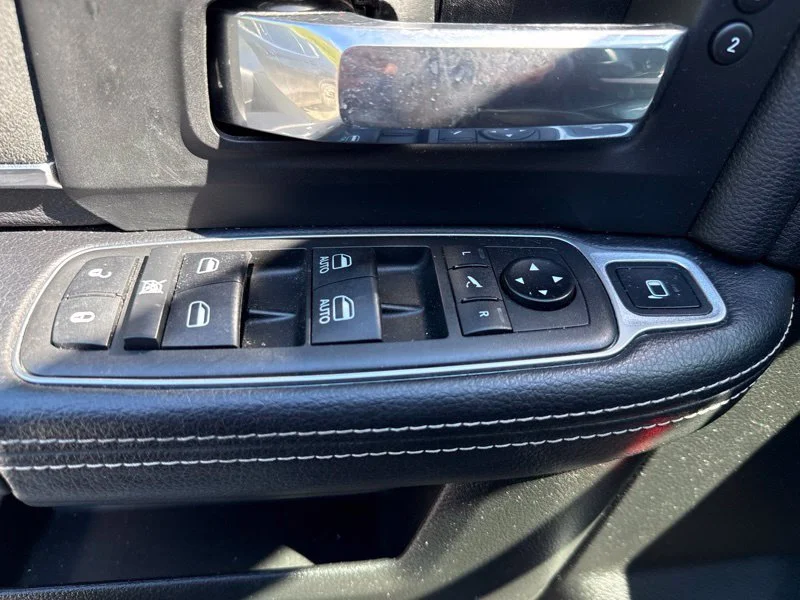 Used 2019 Black Ram Laramie image 25