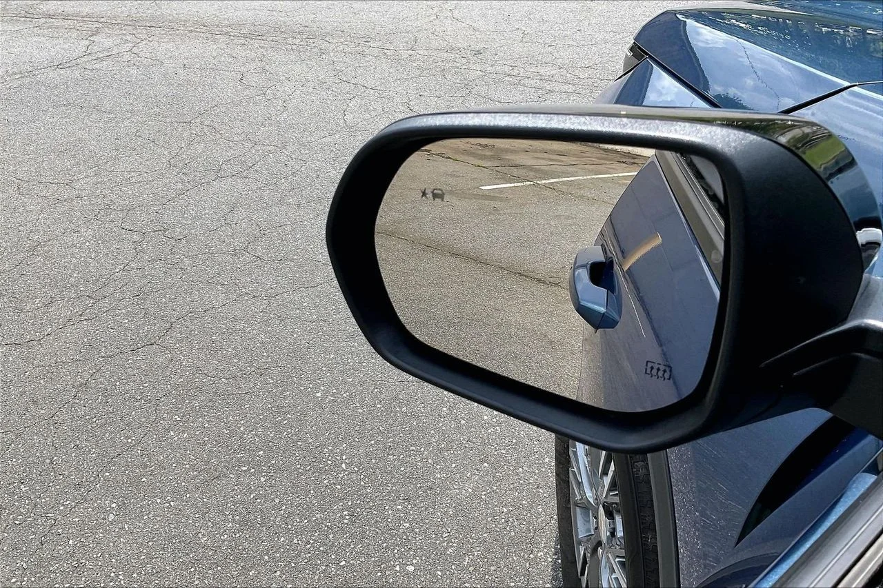 Used 2025 Blue Chevrolet LT image 29