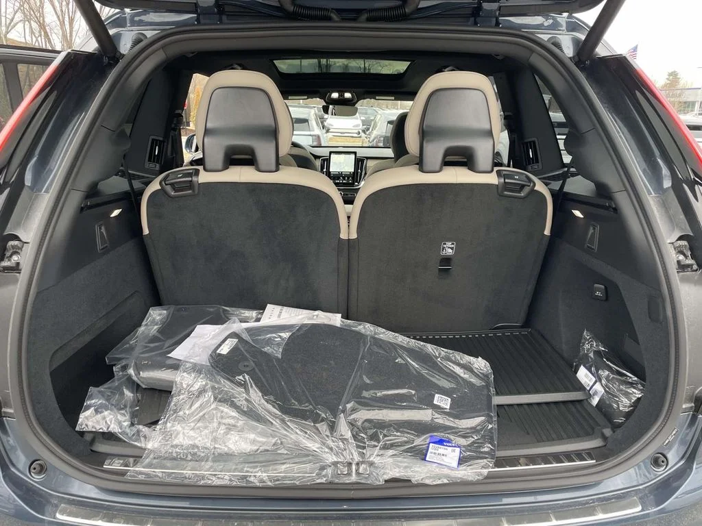 2026 Volvo XC90 Plus - Photo 31