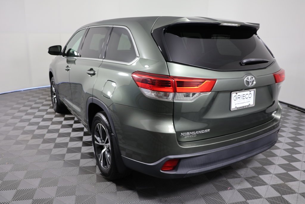 2017 Toyota Highlander LE - Photo 6