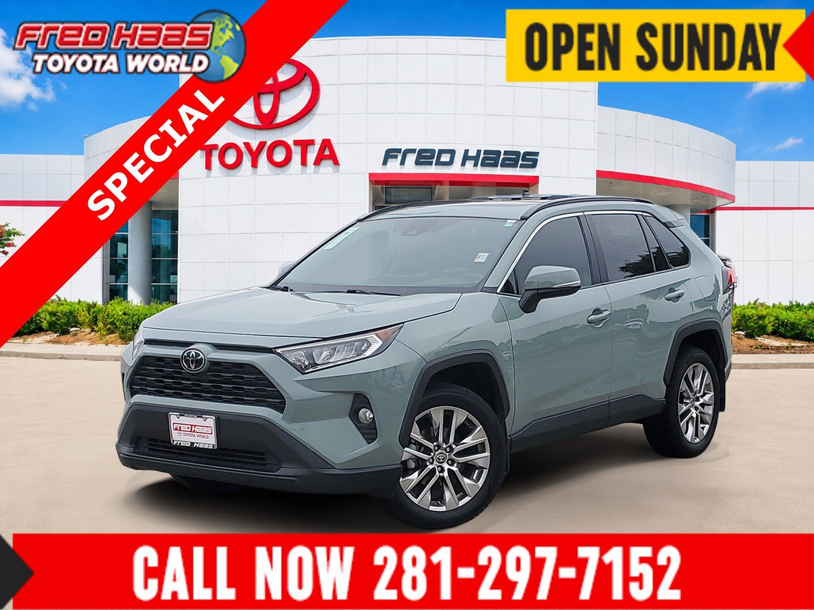 Used 2021 Lunar Rock Toyota XLE Premium image 1