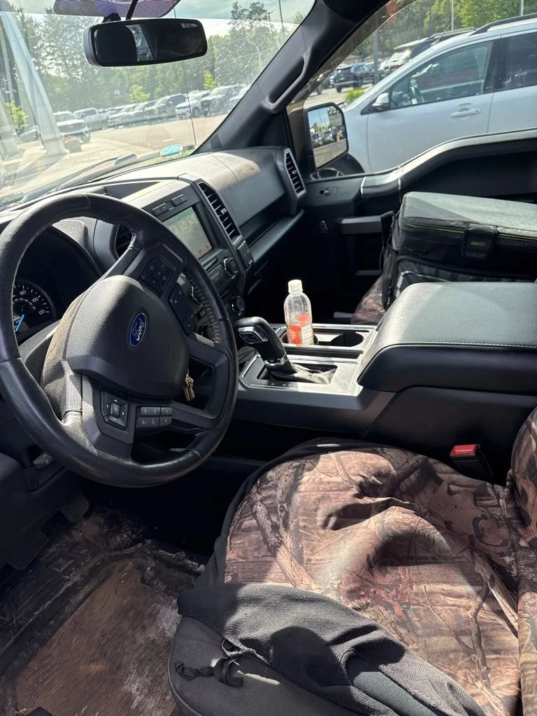 Used 2018 Shadow Black Ford XLT image 4