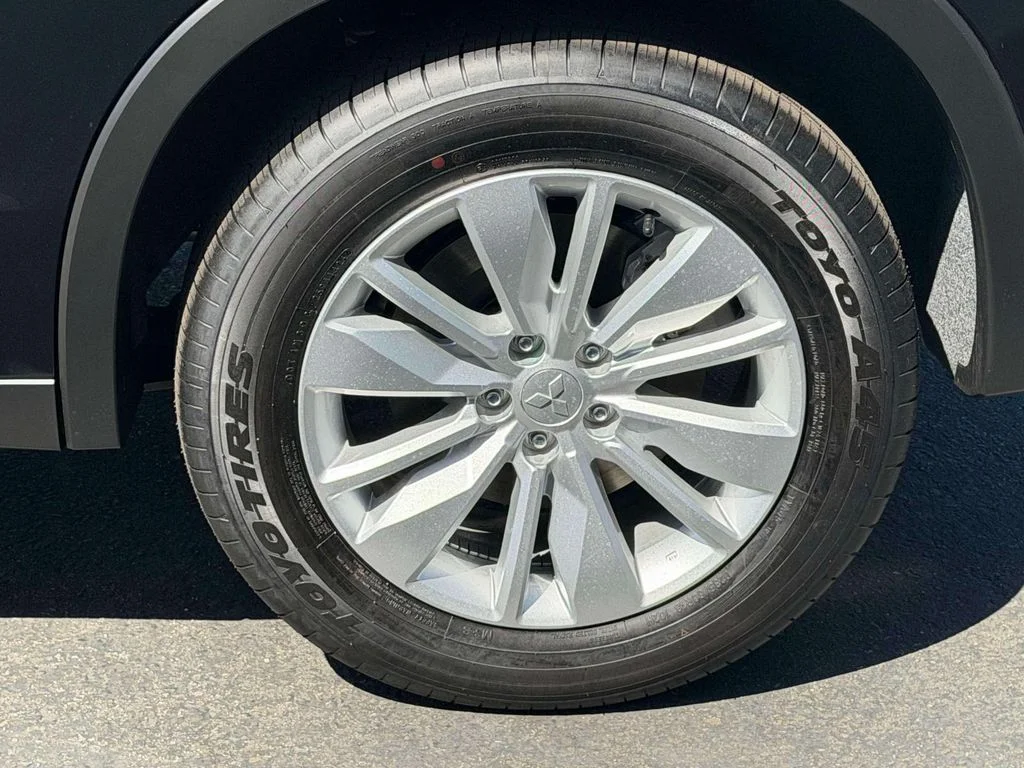 New 2026 Black Mitsubishi ES image 36