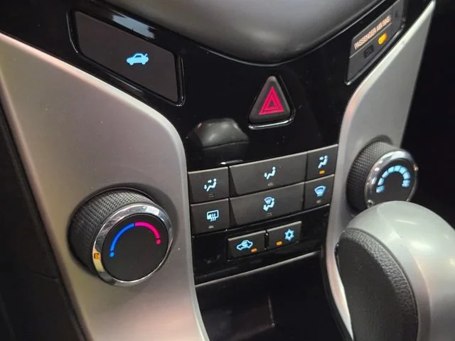 Used 2016 SILVER ICE METALLIC Chevrolet LT image 22