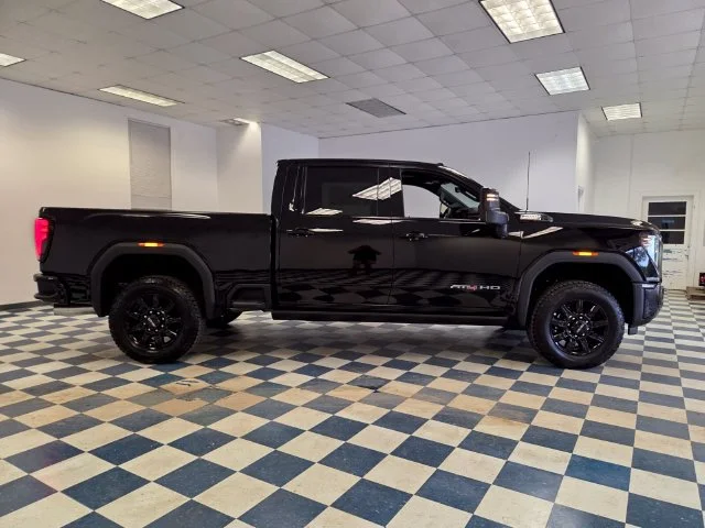 New 2026 Onyx Black GMC AT4 image 9