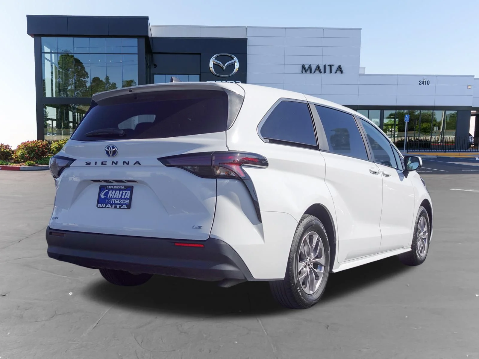 Used 2025 Ice Cap Toyota LE image 3