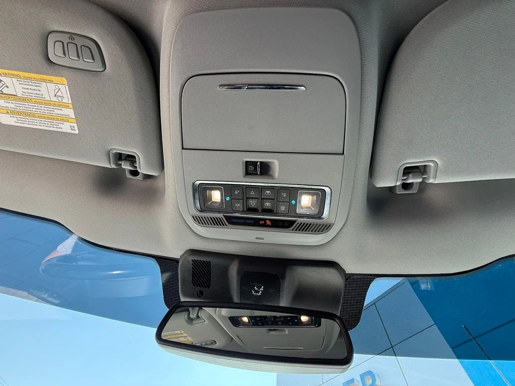 Used 2021 White Ford Lariat image 32