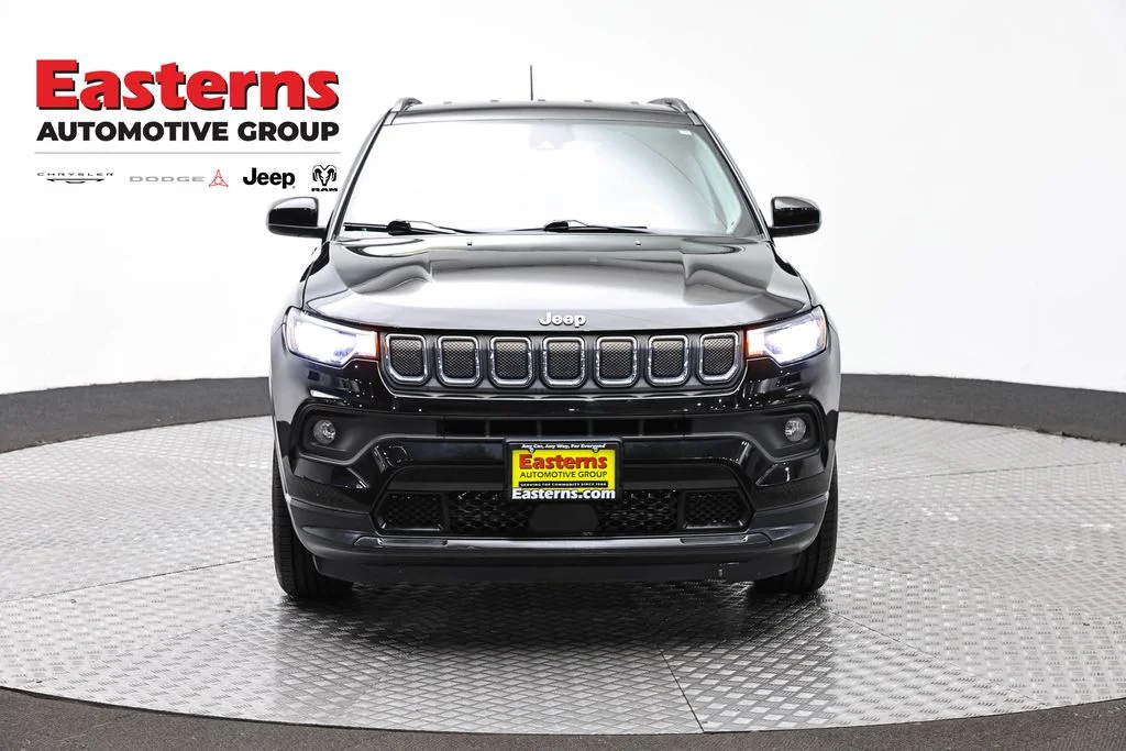 Certified Used 2022 Black Jeep Latitude image 2