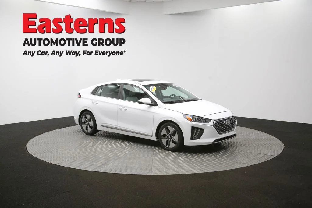 Used 2022 White Hyundai Limited image 49