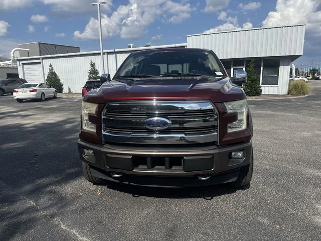Used 2017  Ford Lariat image 2