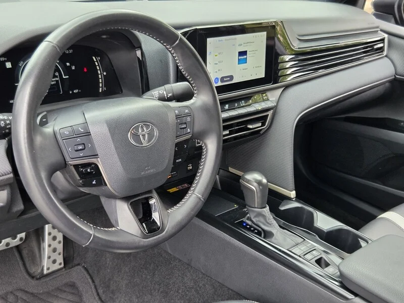 Used 2025 Underground TOYOTA SE image 9