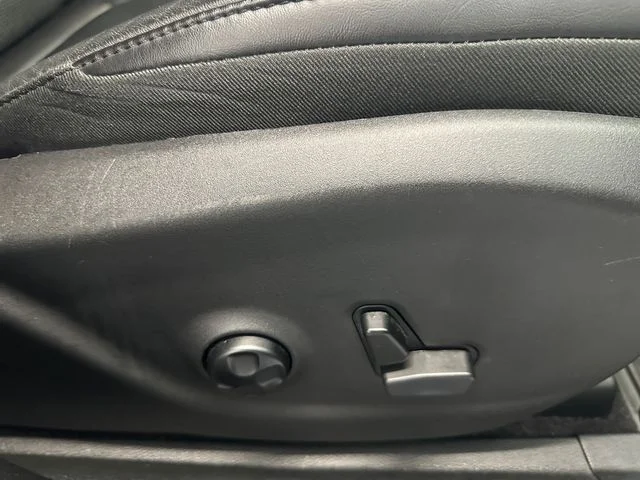 Used 2019 Gray Jeep Limited image 21