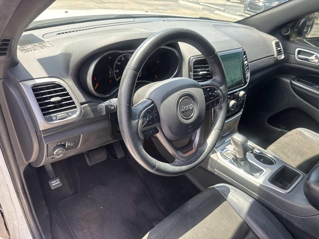Used 2019 White Jeep Altitude image 17