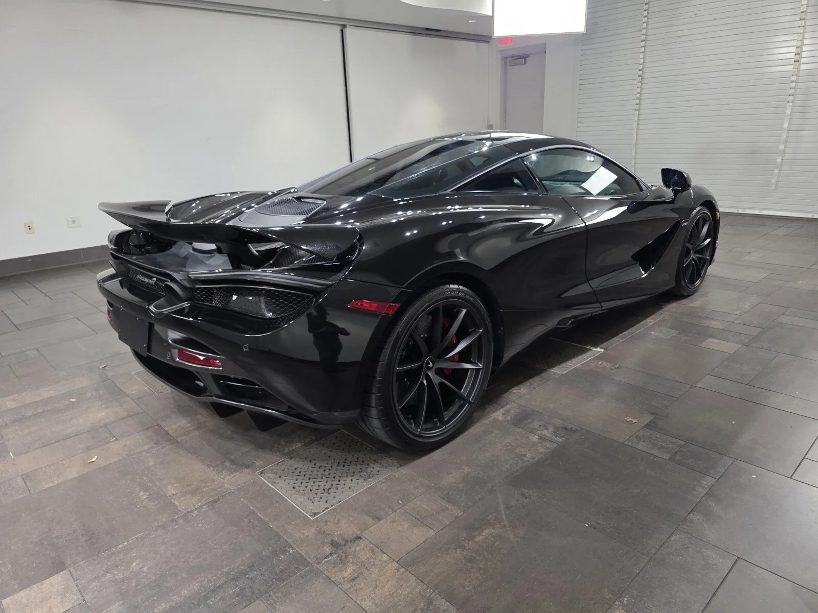 Used 2022 Onyx Black McLaren Performance Coupe image 24