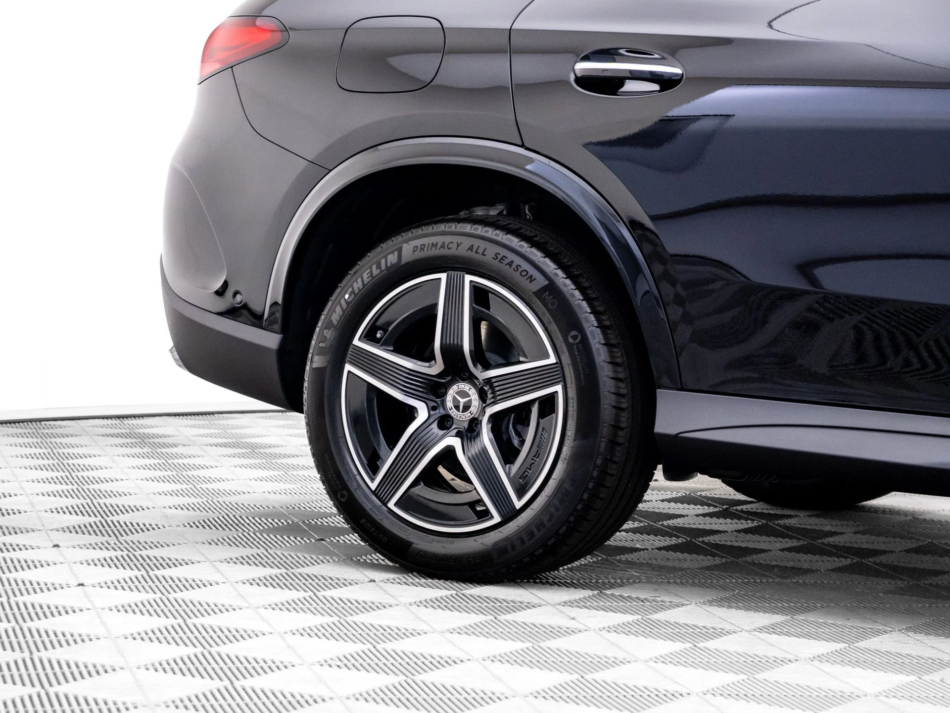 New 2026 Black Mercedes-Benz GLC 300 image 36