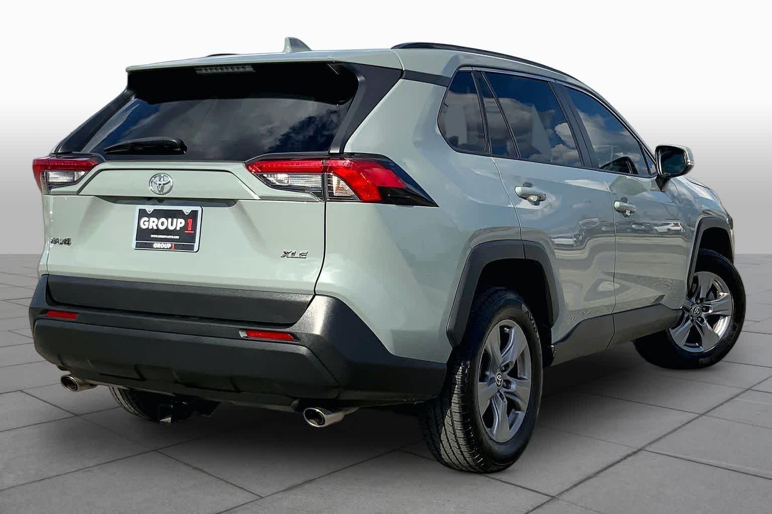 Used 2022 Lunar Rock Toyota XLE image 13