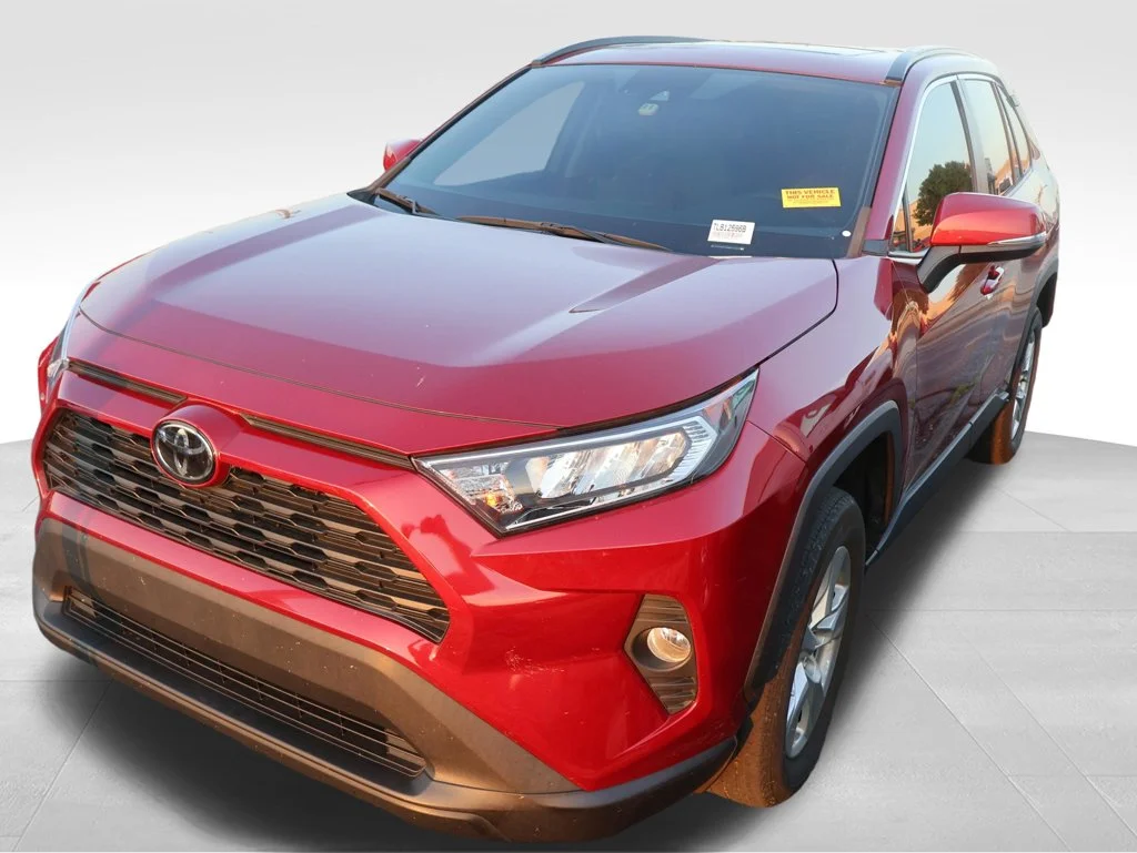 Used 2021 Red Toyota XLE image 11
