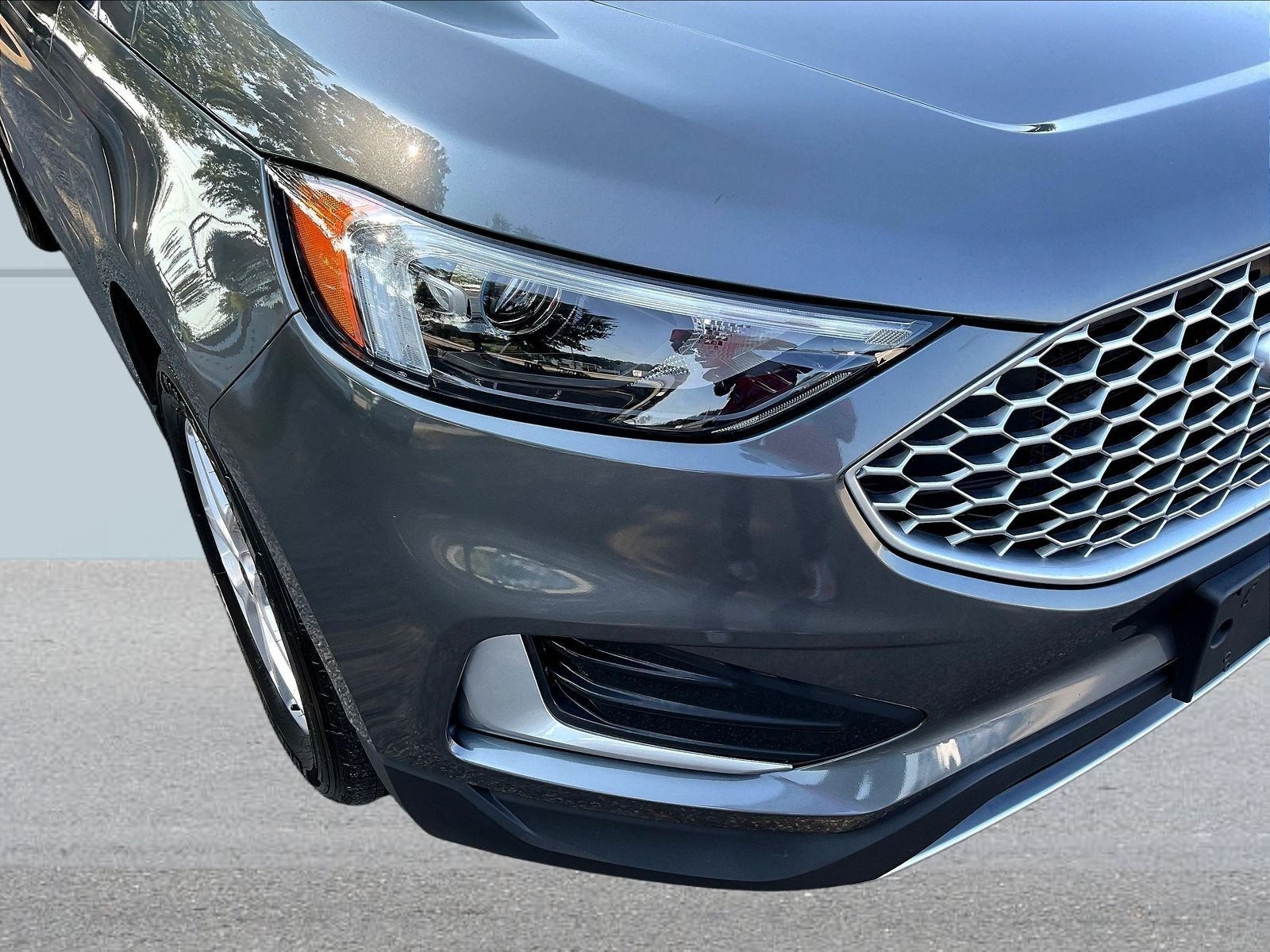 Used 2024 Gray Ford SEL image 21