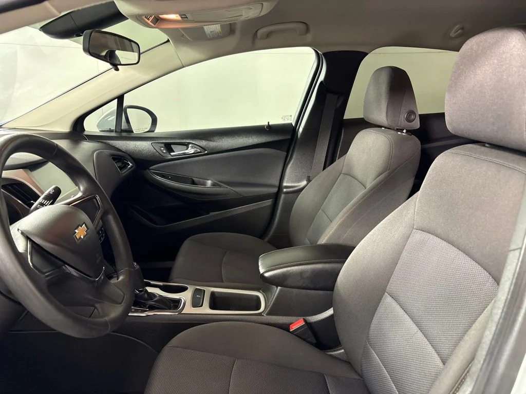 Used 2018 Silver Chevrolet LS image 25