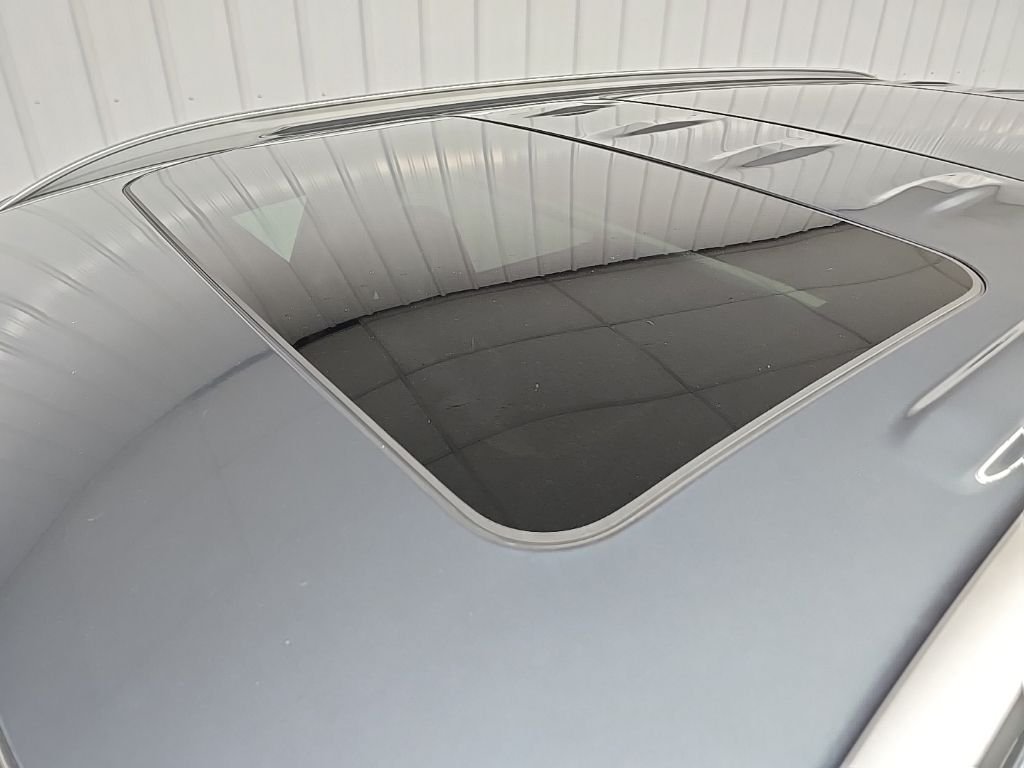 Used 2022 Gray Hyundai Limited image 11
