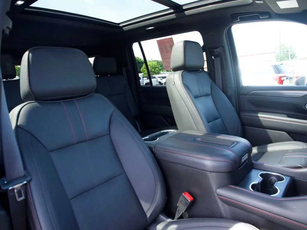 2023 Chevrolet Suburban RST - Photo 38
