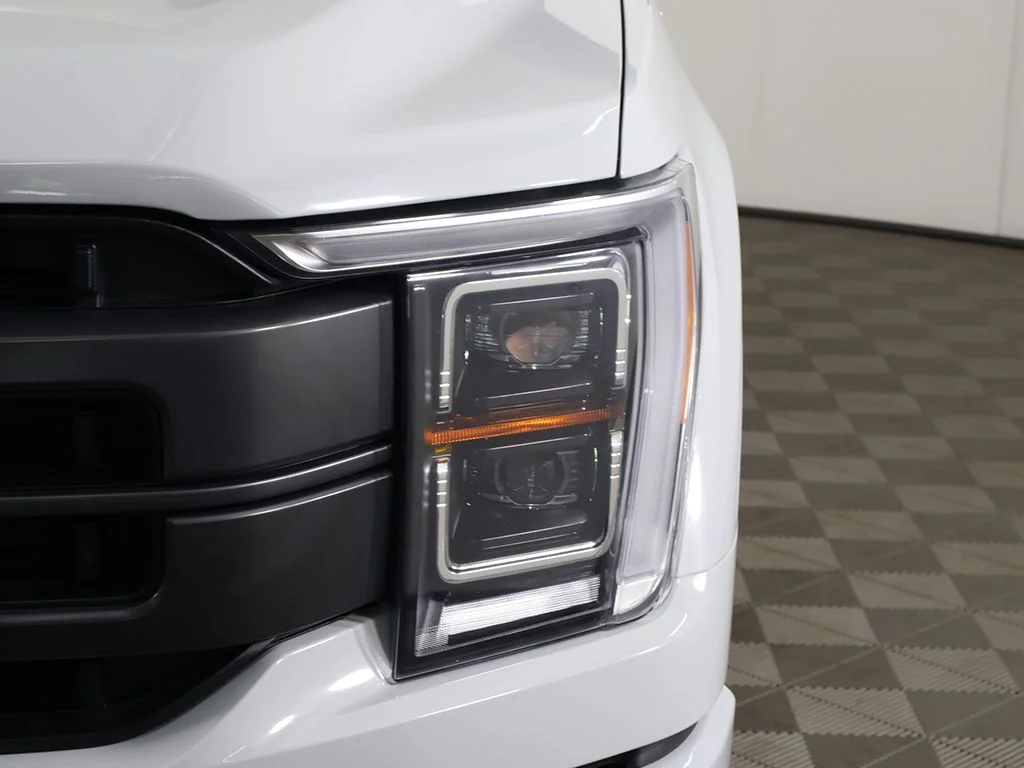 Used 2023 Avalanche Gray Ford Lariat image 19