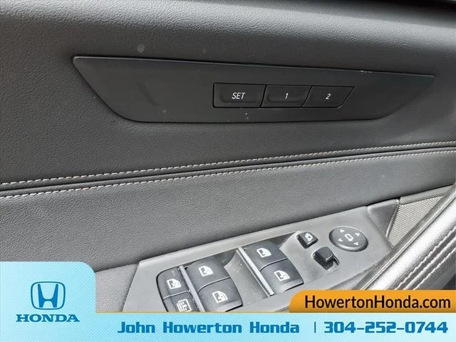 Used 2022 Black BMW 540i xDrive image 17