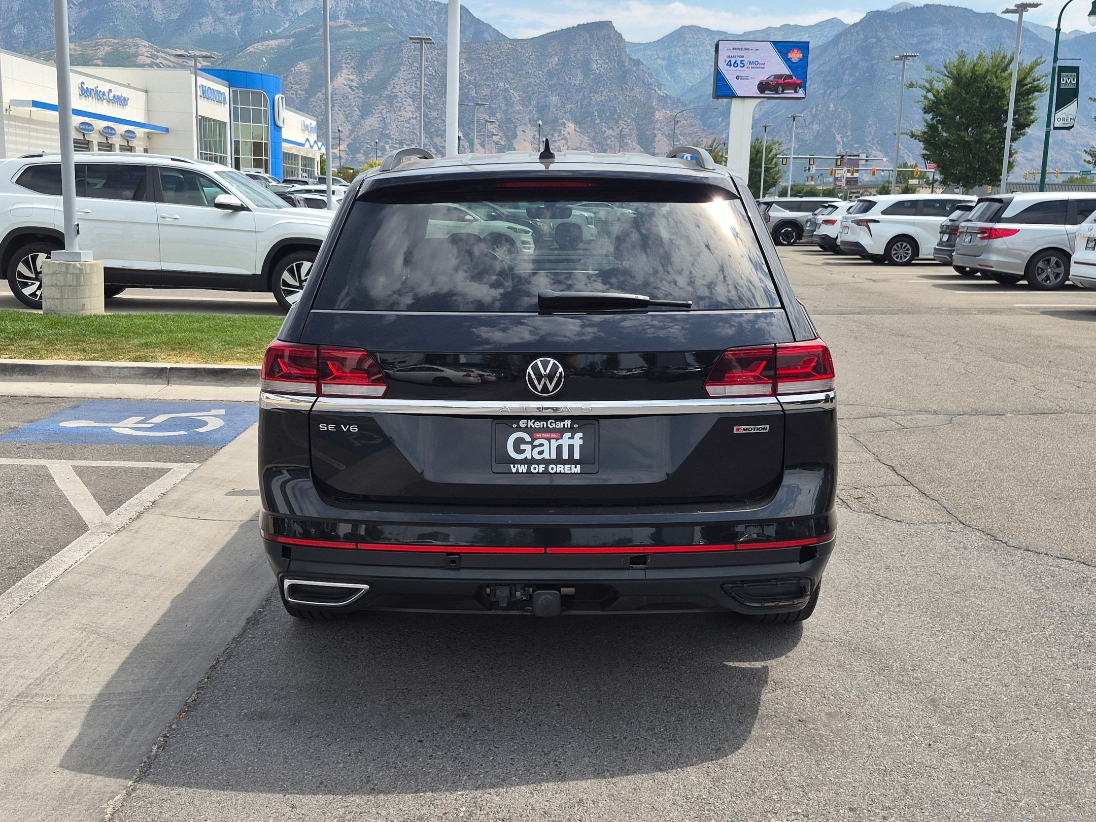 Used 2022 Deep Black Pearl Volkswagen 3.6L V6 SE w/Technology image 4