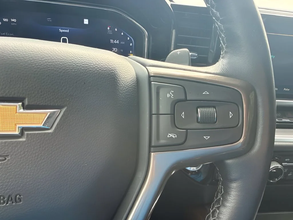 Used 2023 NORTHSKY BLUE METALLIC Chevrolet High Country image 17
