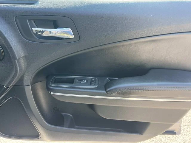 Used 2013 Silver Dodge SXT image 25