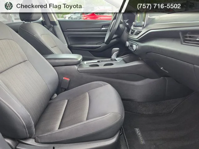 Used 2025 Gun Metallic Nissan 2.5 SV image 25
