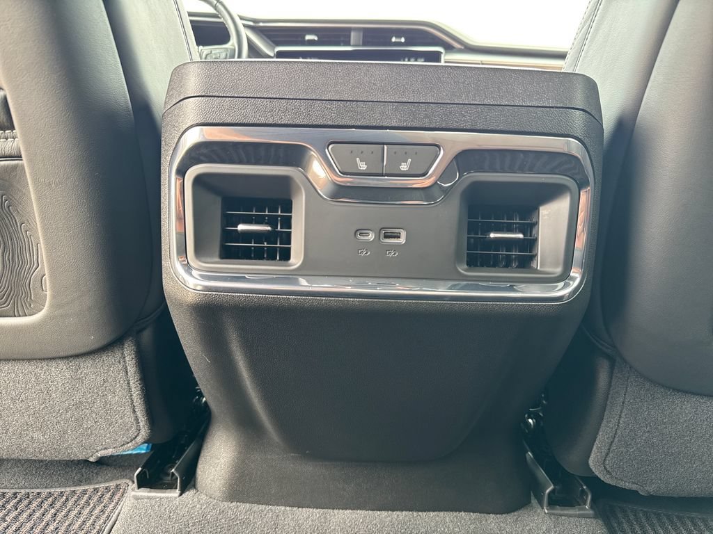 Used 2024 White Frost Tricoat GMC Denali Ultimate image 44