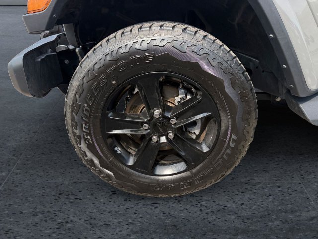 Used 2022 Gray Clearcoat Jeep Unlimited Sahara Altitude image 13
