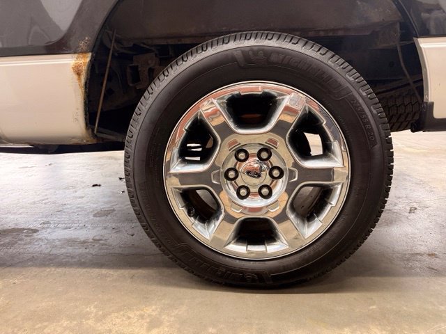 Used 2014  Ford XL image 8