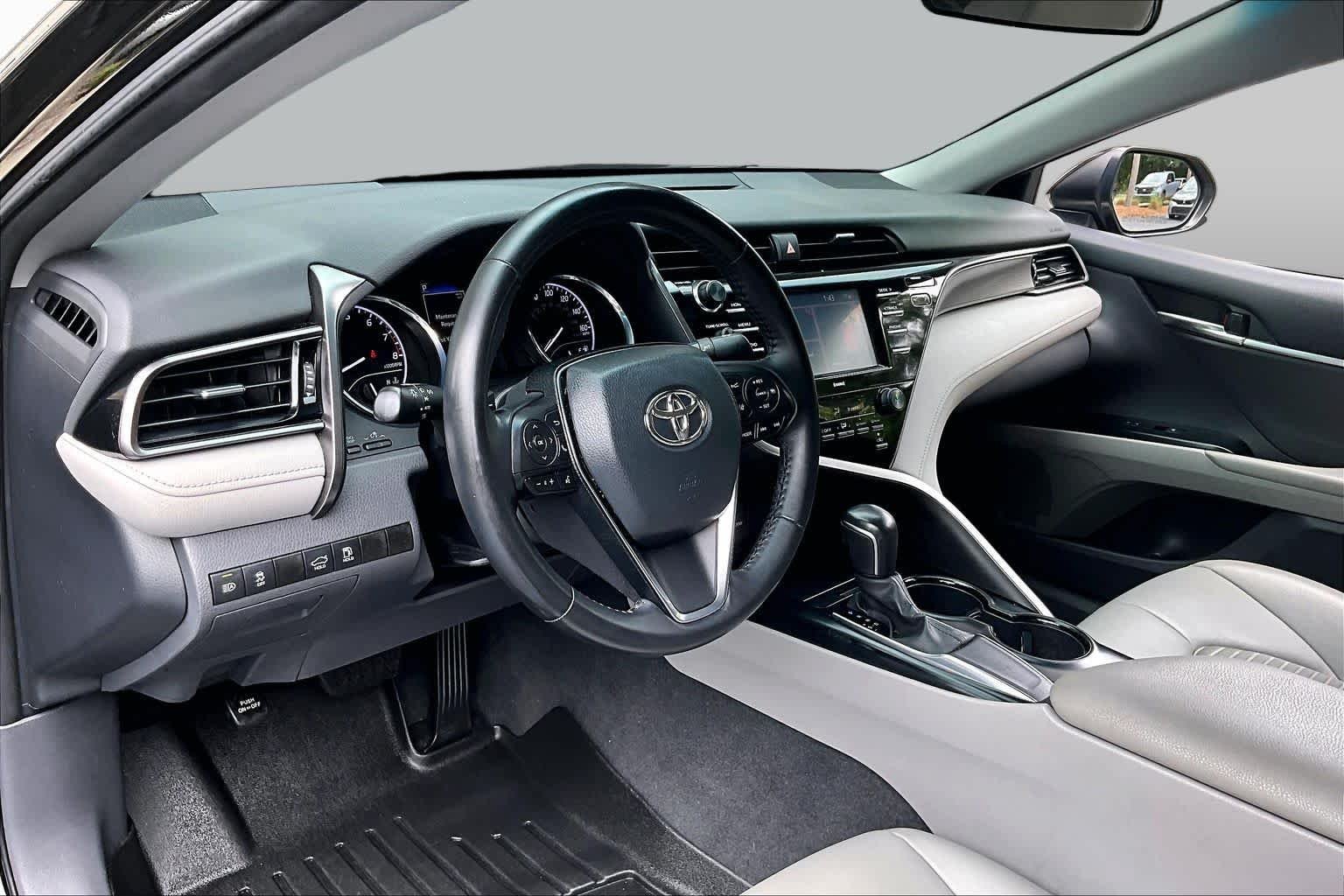 Used 2020 Midnight Black Metallic Toyota SE image 17