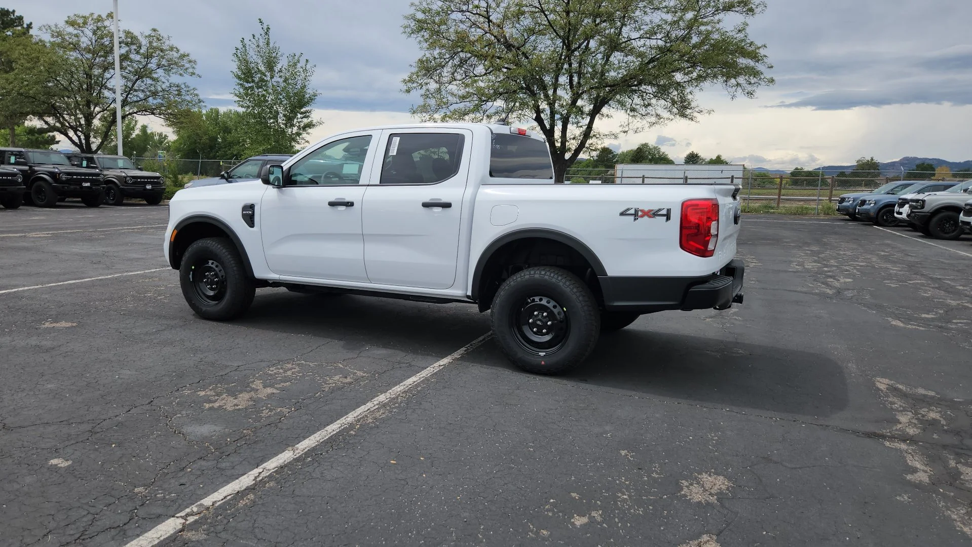 New 2026 Oxford White Ford XL image 4