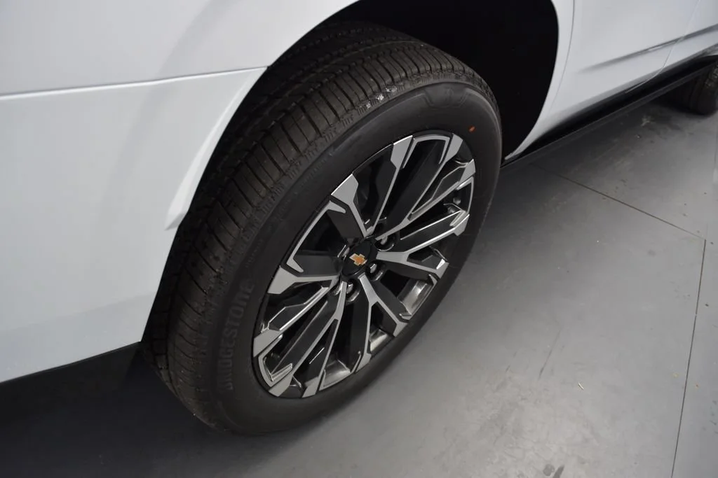 New 2026 Polar White Tricoat Chevrolet High Country image 22