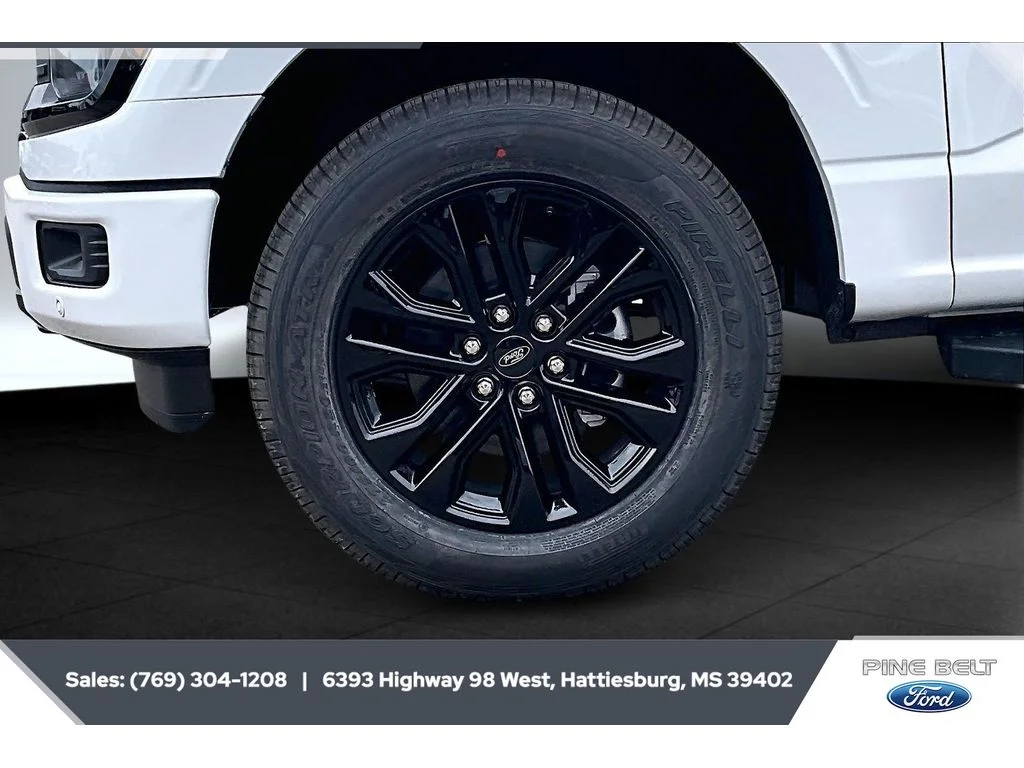 New 2026 Oxford White Ford XLT image 7