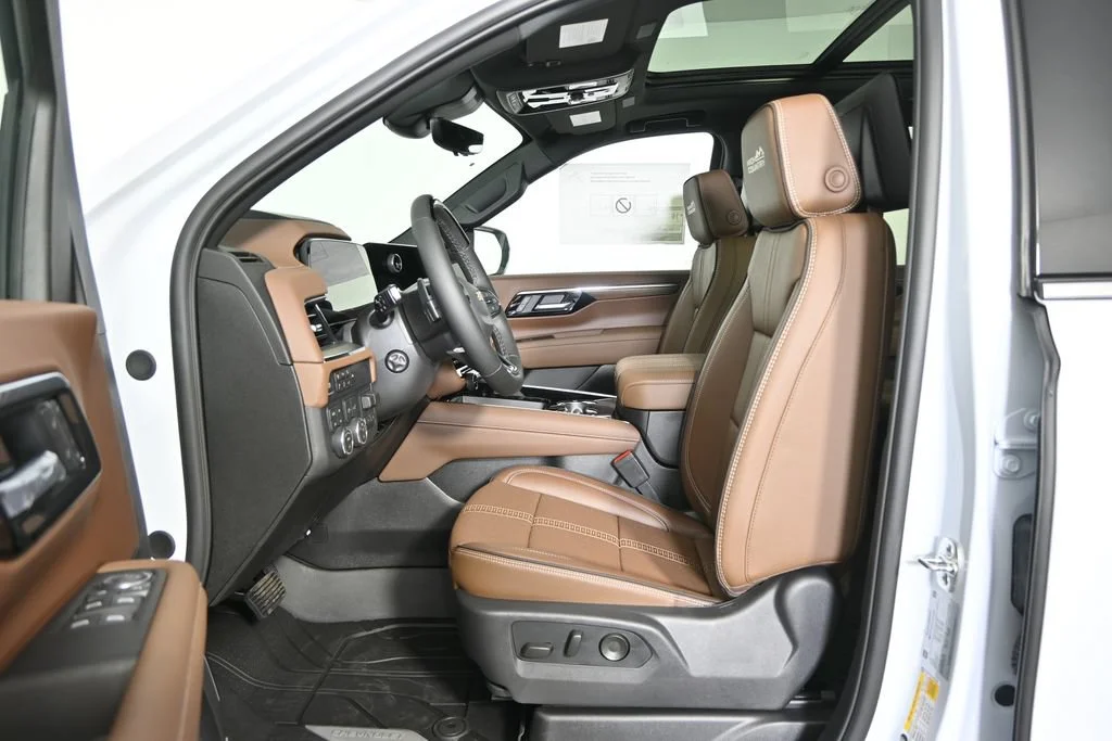 New 2026 Polar White Tricoat Chevrolet High Country image 22