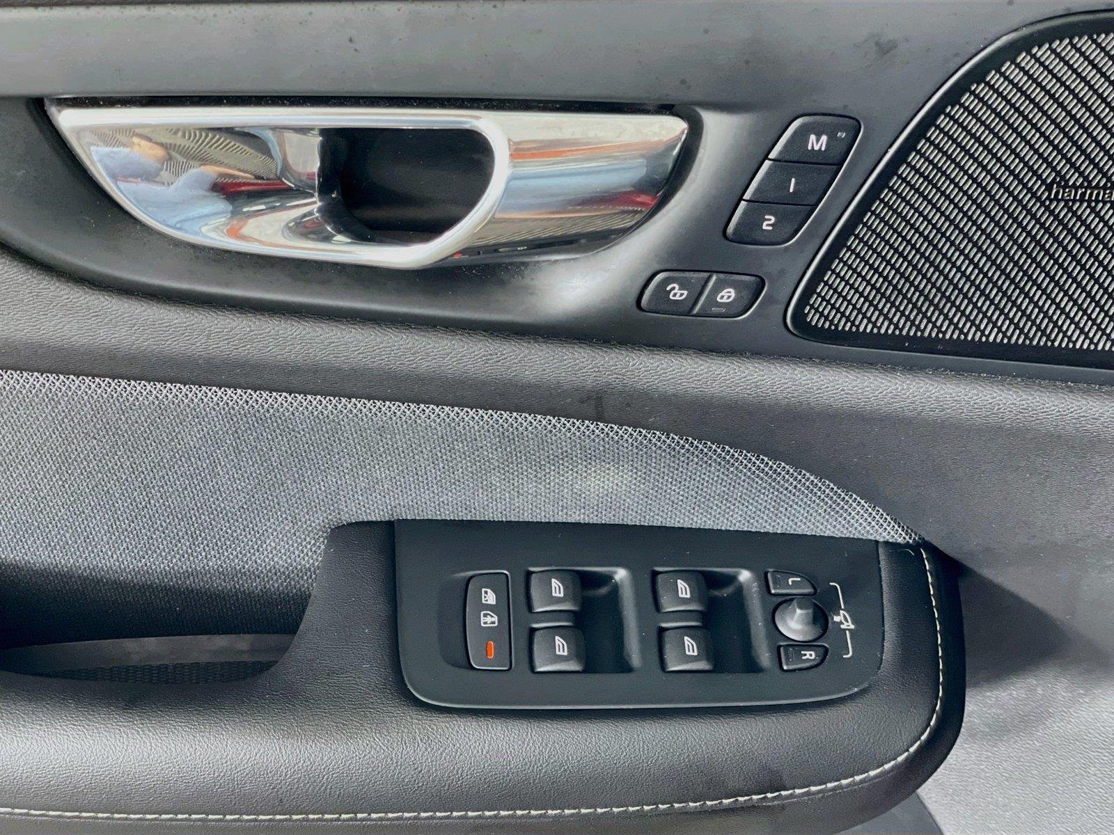 Used 2019 Fusion Red Metallic Volvo R-Design image 21