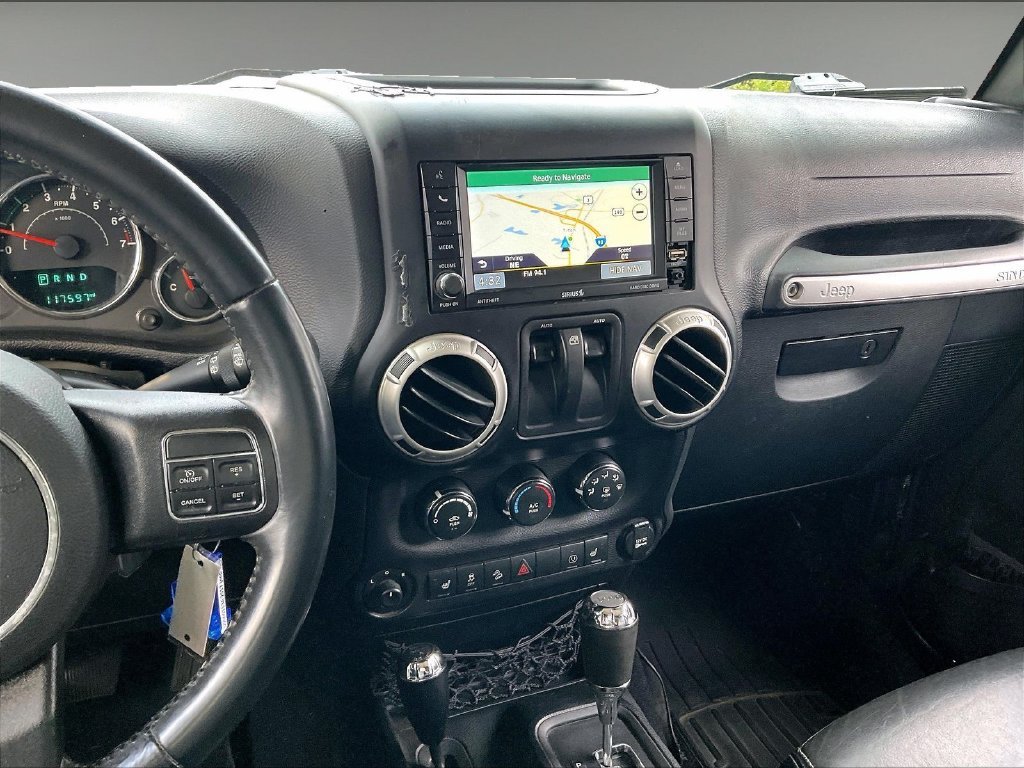 Used 2017 Granite Crystal Metallic Clearcoat Jeep Sahara image 17
