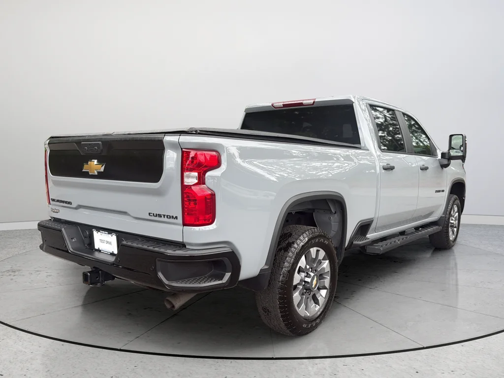 Used 2024 Gray Chevrolet Custom image 7