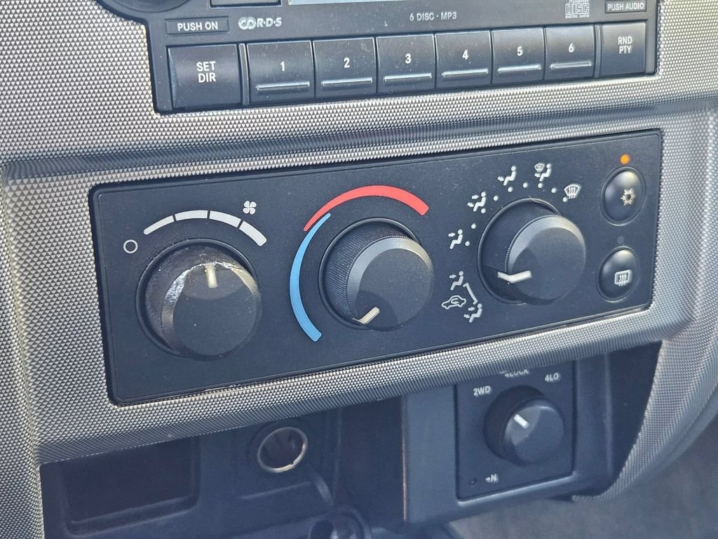 Used 2006 Black Dodge SLT image 23